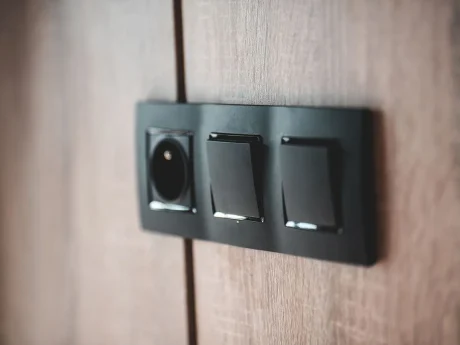 Asortyment: Osprzęt elektroinstalacyjny